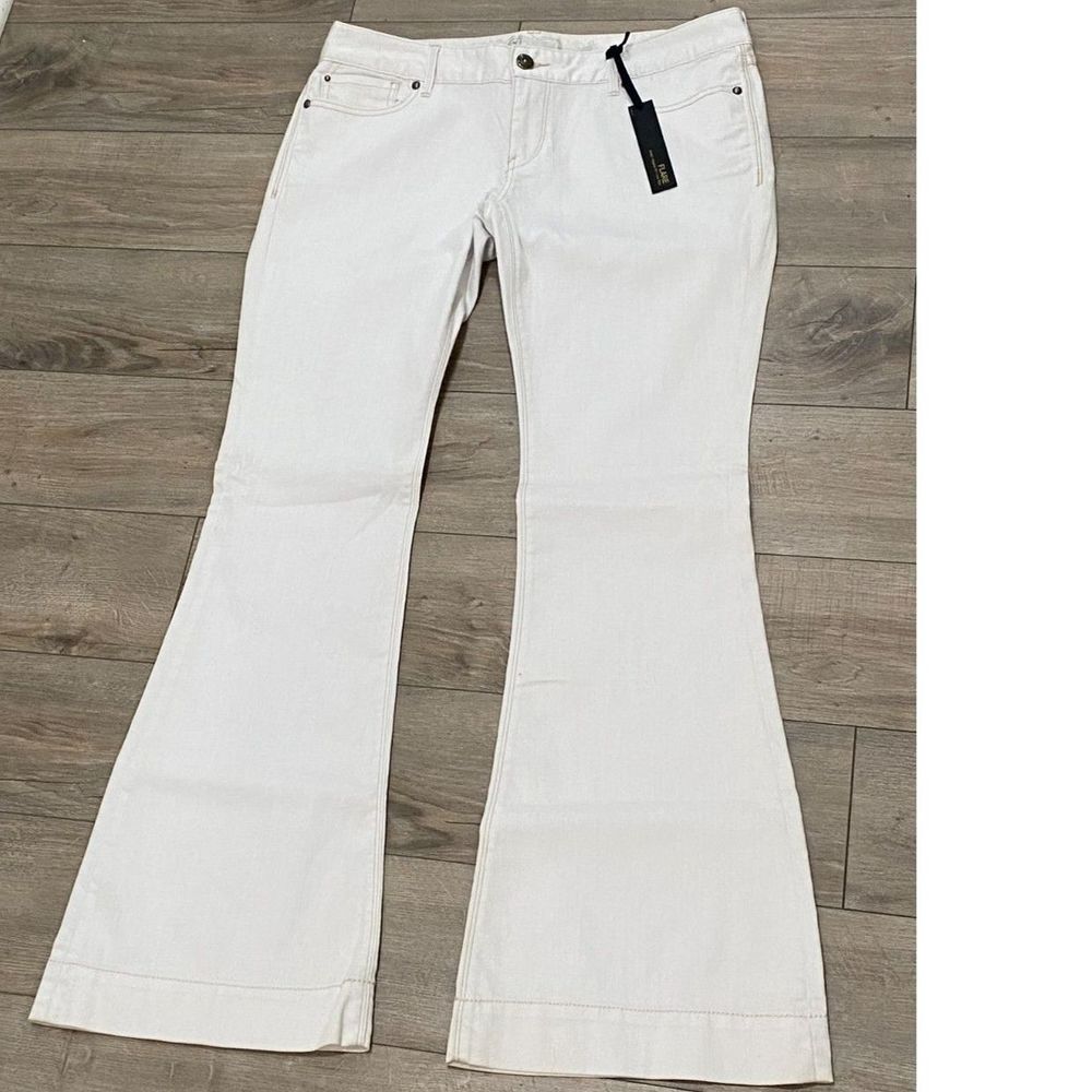 NWT Express Stella Low-Rise Flare Jeans - White - Size 12